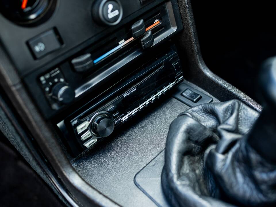 Image 12/50 de Porsche 924 S (1986)