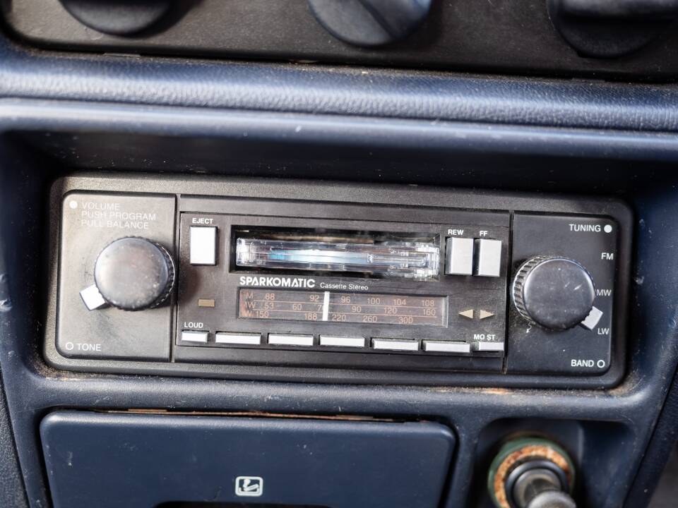 Bild 27/50 von Ford Escort 1.3 (1986)