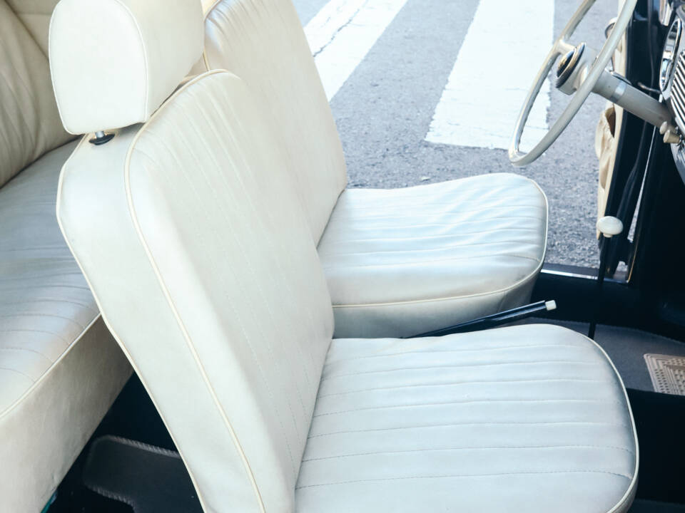 Image 84/130 of Volkswagen Beetle 1200 Export &quot;Oval&quot; (1954)
