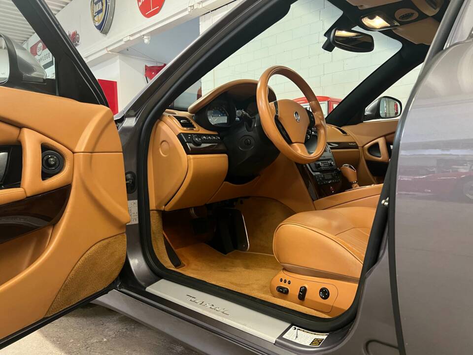 Image 6/19 de Maserati Quattroporte S 4.7 (2009)