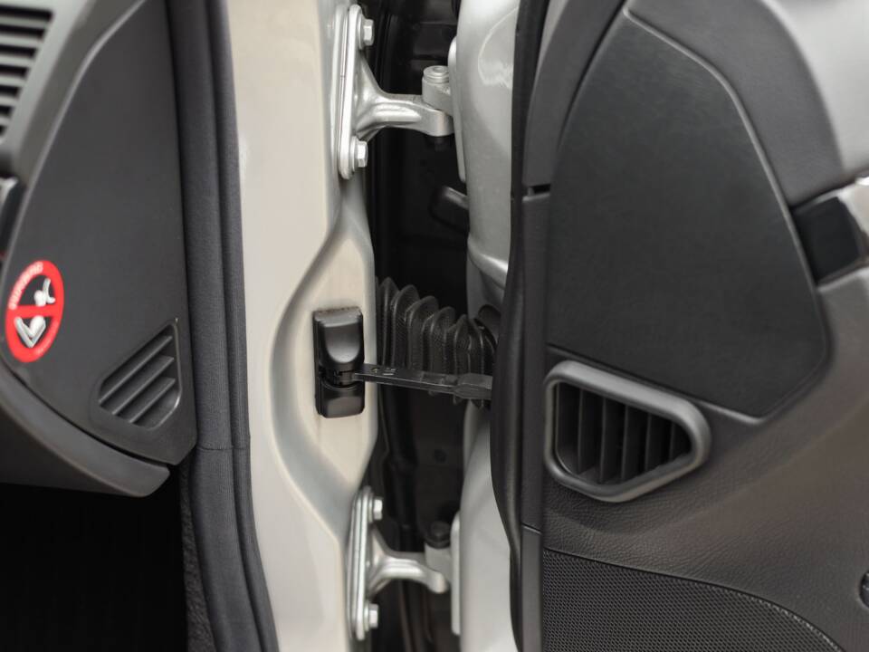 Image 26/72 of Mercedes-Benz E 55 AMG (2002)