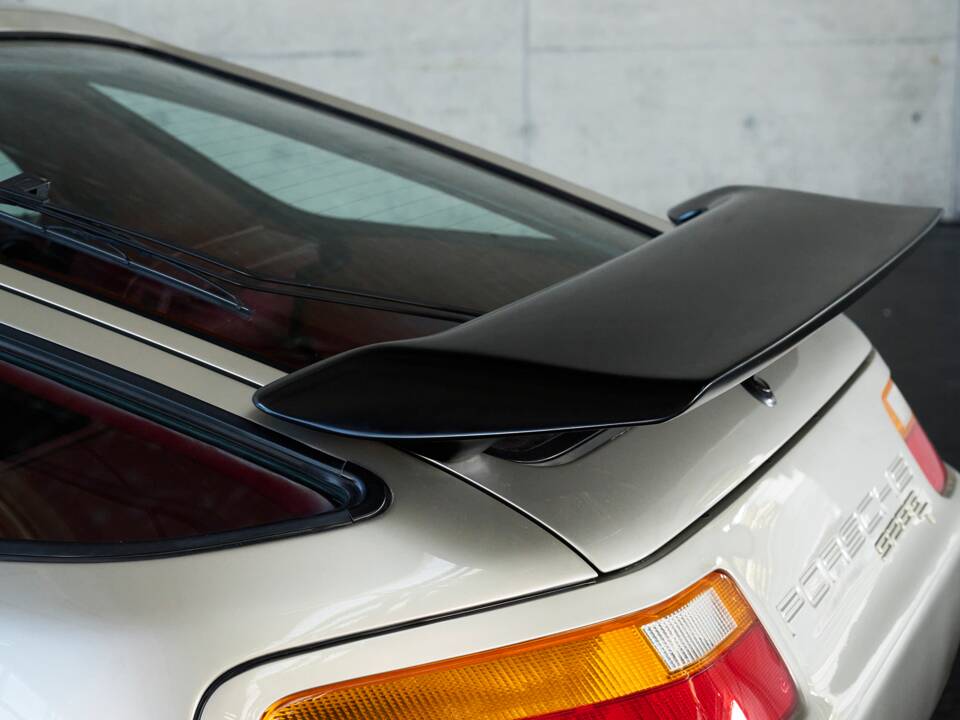 Image 20/50 of Porsche 928 GT (1989)