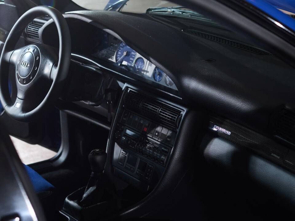 Image 39/113 of Audi S6 Plus Avant (1996)