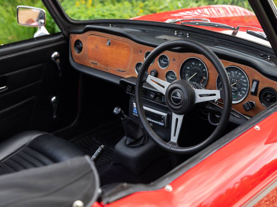 Immagine 28/50 di Triumph TR 6 (1975)