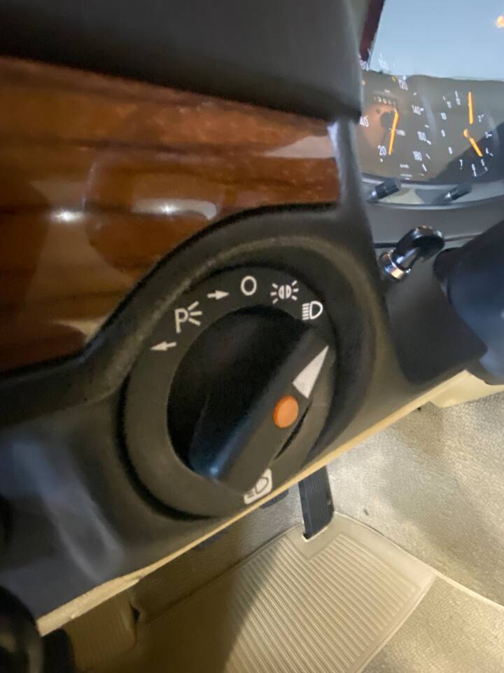 Image 27/100 of Mercedes-Benz 300 D (1983)