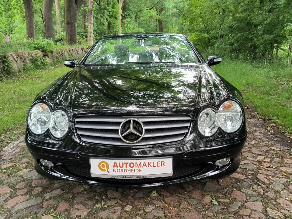 Imagen 33/58 de Mercedes-Benz SL 350 (2005)