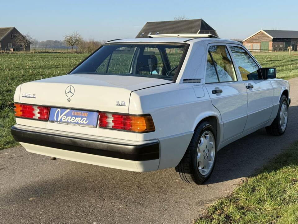 Bild 4/21 von Mercedes-Benz 190 E 1.8 (1990)
