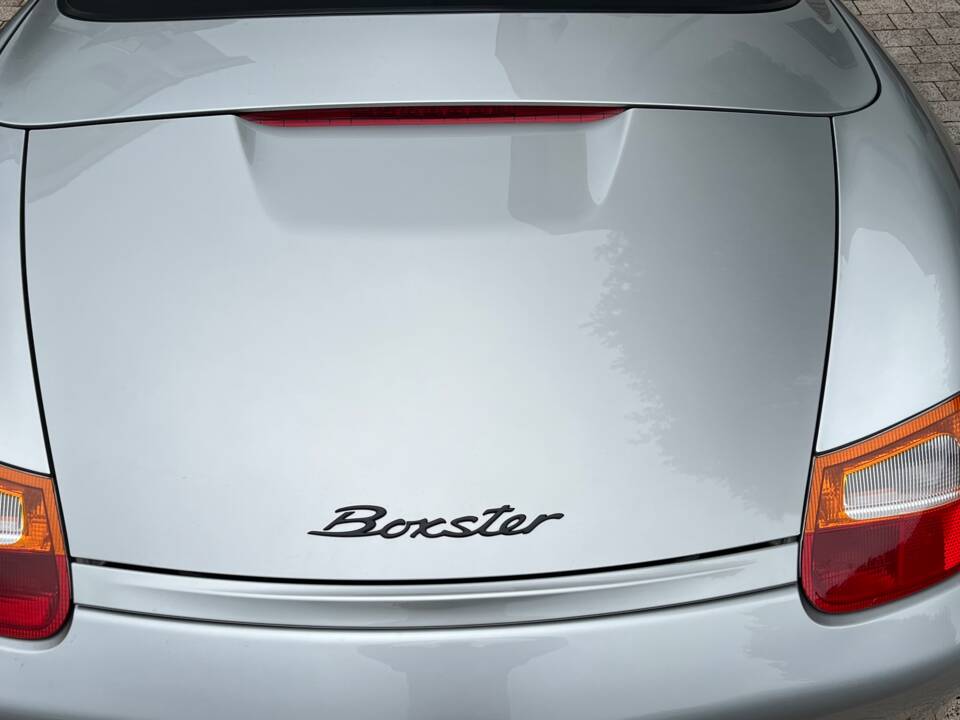 Image 30/49 of Porsche Boxster (1998)