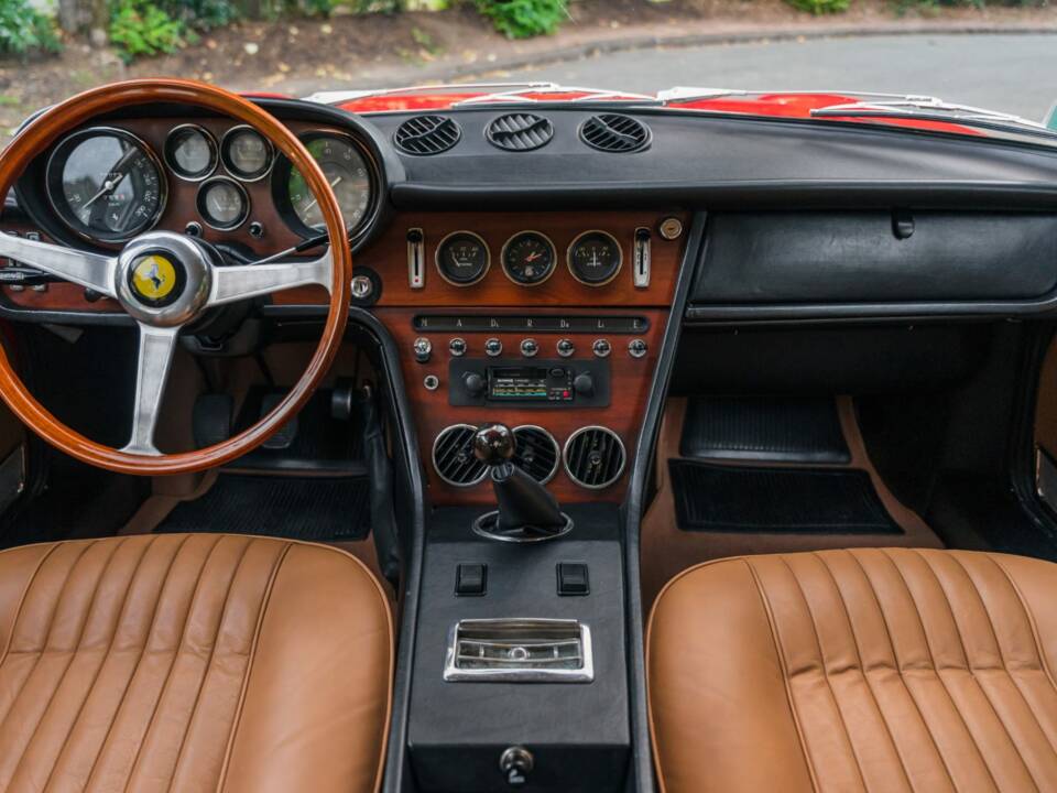 Obraz 9/15 pojazdu Ferrari 365 GT 2+2 (1970)