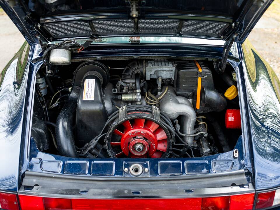 Image 42/50 of Porsche 911 Carrera 3.2 (1985)