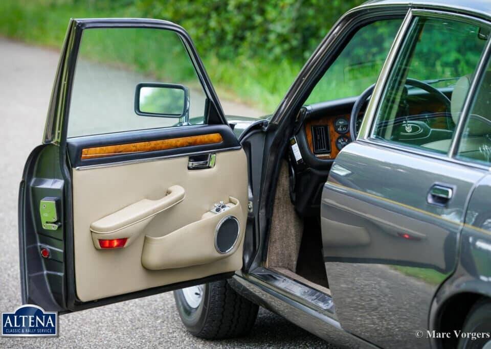 Image 15/57 de Jaguar XJ 12 (1986)