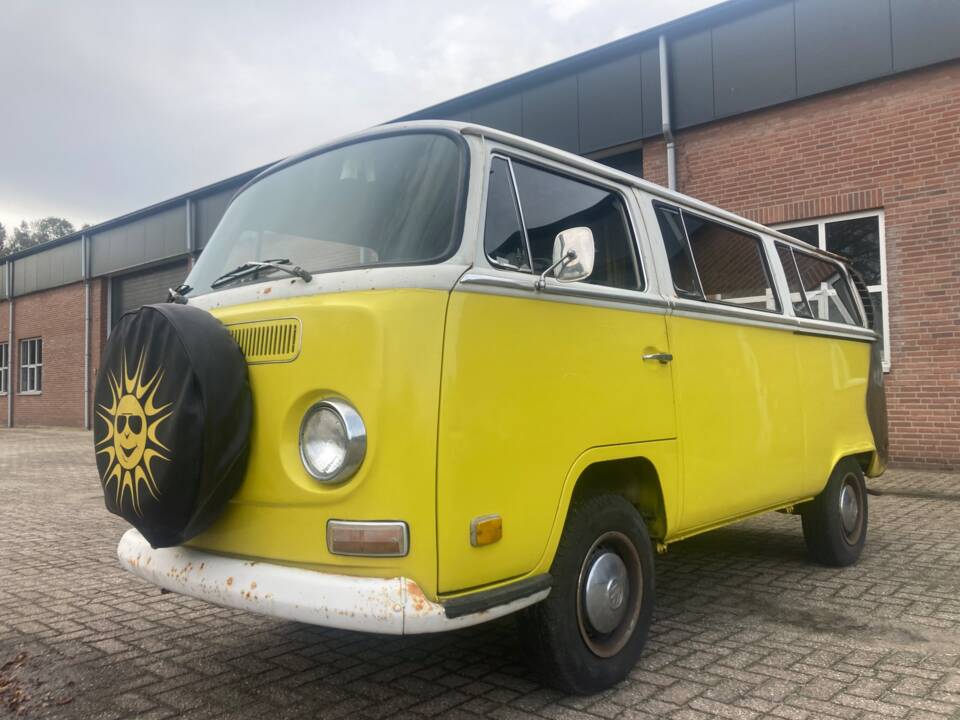 Bild 8/41 von Volkswagen T2a minibus L (1971)