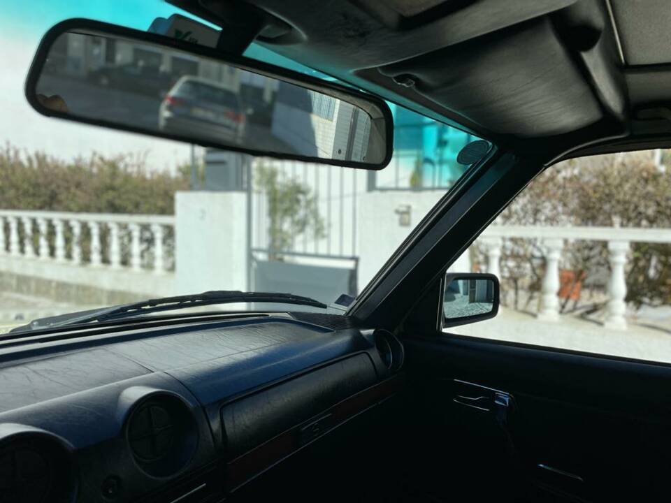 Bild 29/73 von Mercedes-Benz 300 D (1977)