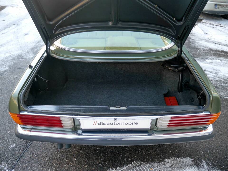 Afbeelding 14/41 van Mercedes-Benz 280 SLC (1977)