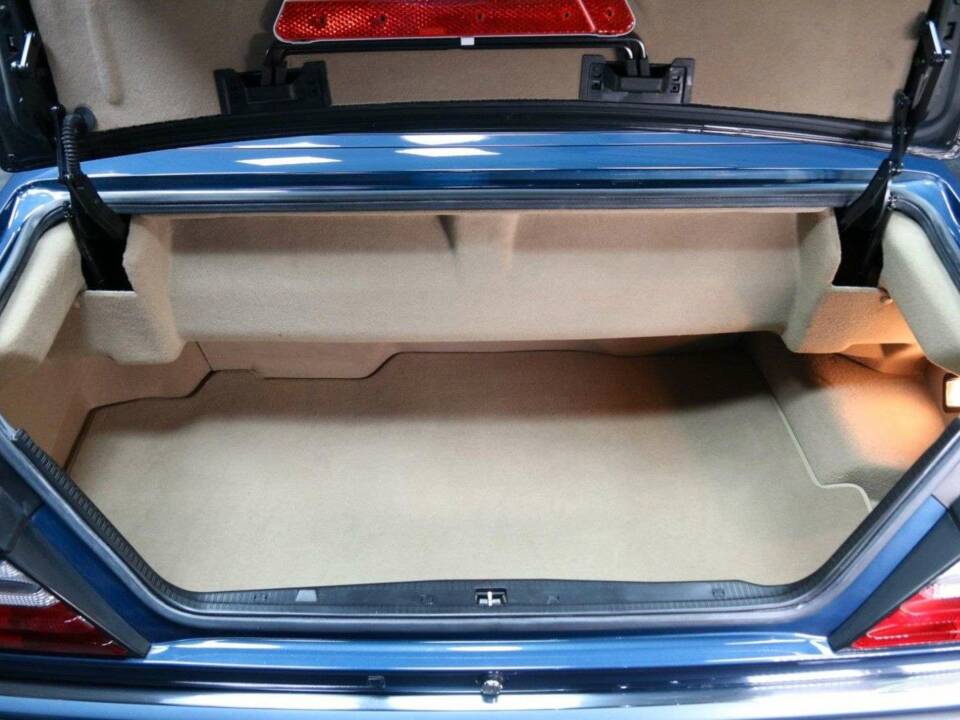 Bild 23/30 von Mercedes-Benz 300 CE-24 (1993)