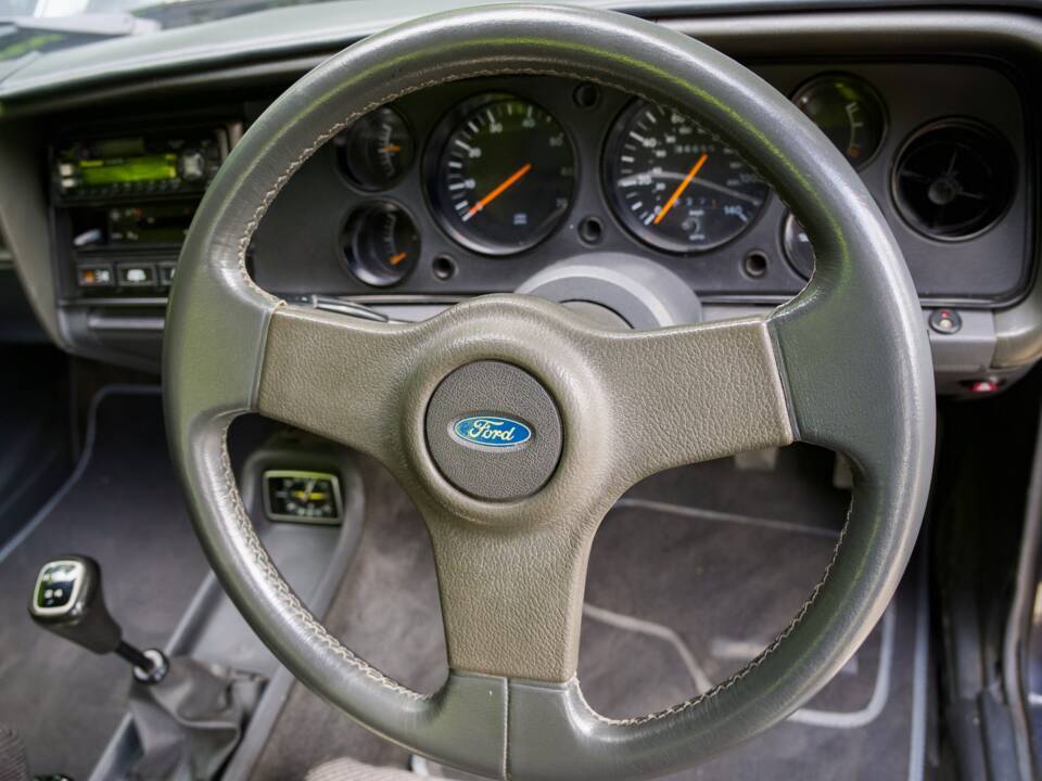 Bild 10/21 von Ford Capri 2,8i (1988)