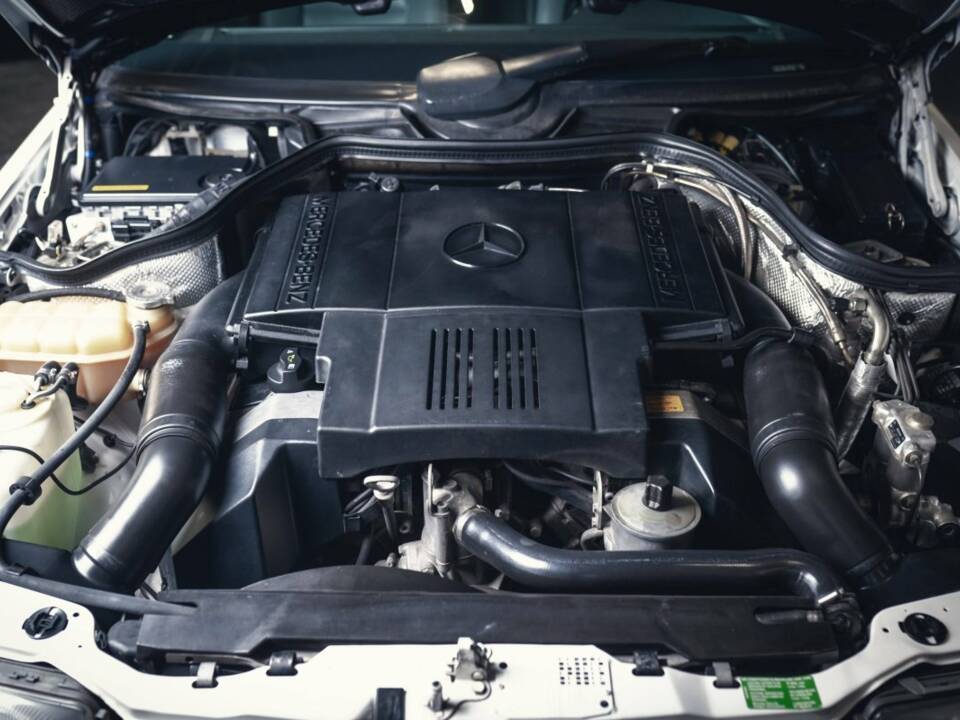 Image 15/15 of Mercedes-Benz E 420 (1995)