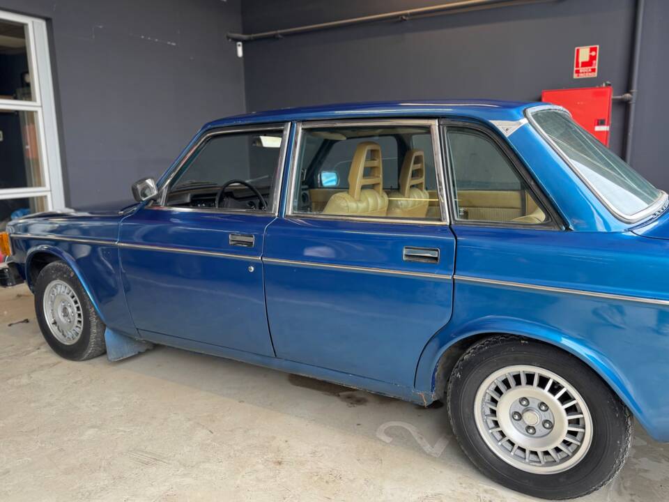 Imagen 2/19 de Volvo P 144 GL (1974)