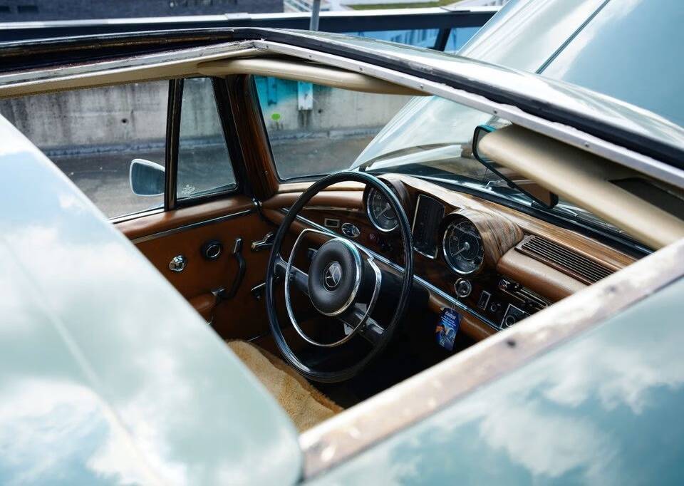 Image 7/9 of Mercedes-Benz 250 SE (1966)