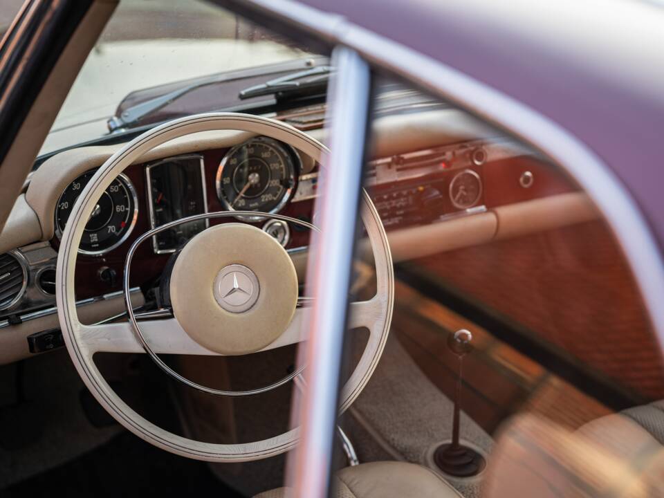 Image 30/70 de Mercedes-Benz 230 SL (1966)