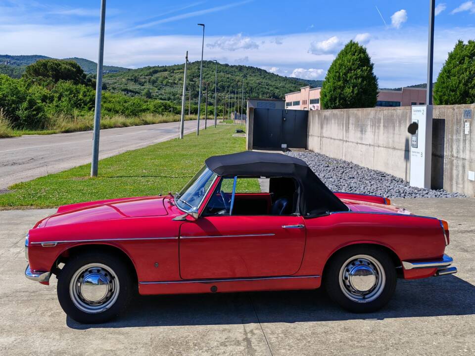 Image 8/40 of Innocenti 950 Spider (1963)