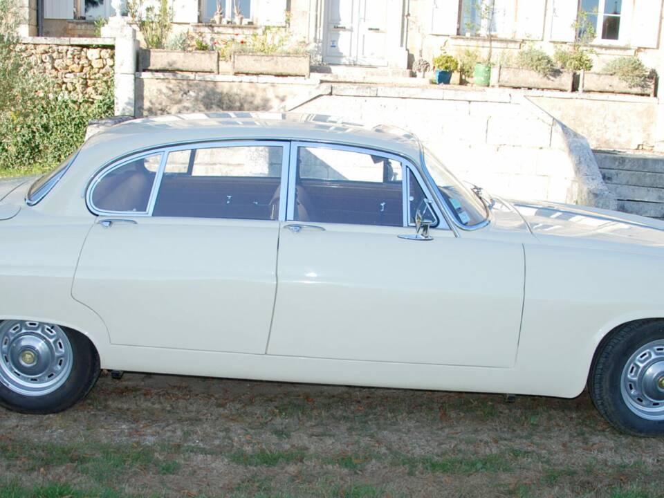 Image 3/8 de Jaguar Mk X 4.2 (1965)