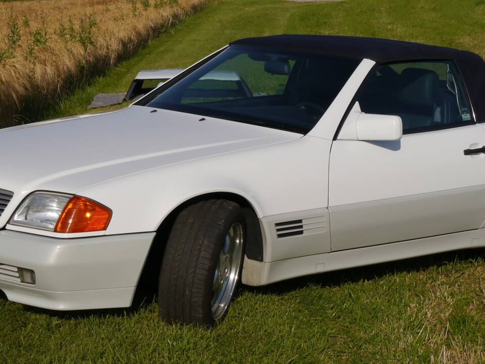 Image 6/18 of Mercedes-Benz 300 SL (1992)