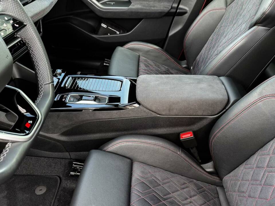Image 9/15 of Audi Q6 e-tron quattro (2024)