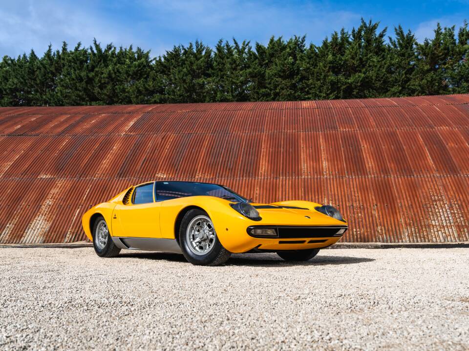 Afbeelding 54/56 van Lamborghini Miura P 400 S (1969)