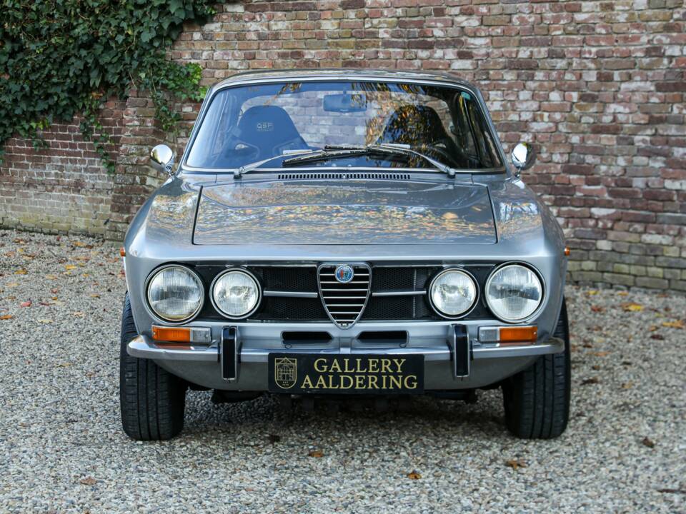 Image 47/50 of Alfa Romeo 1750 GT Veloce (1970)