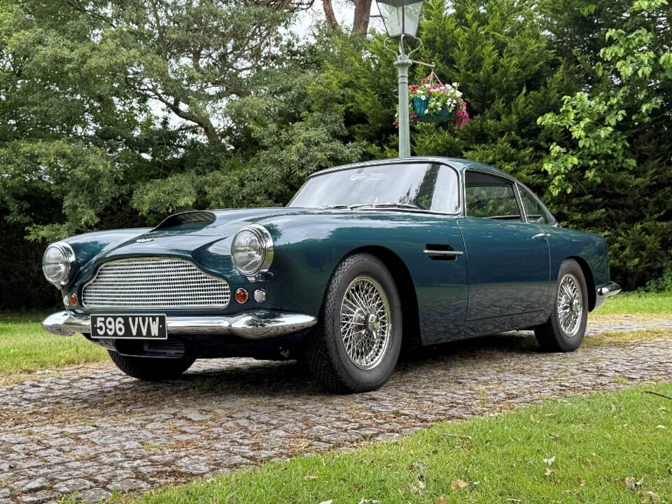 Image 2/30 de Aston Martin DB 4 (1959)