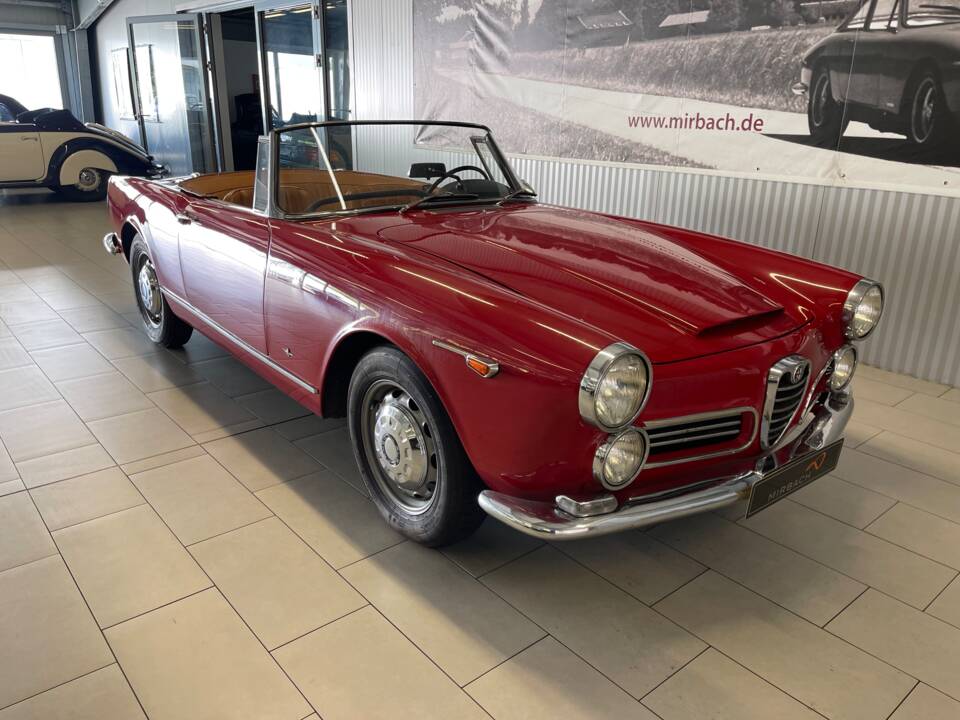 Image 4/14 of Alfa Romeo 2600 Spider (1963)
