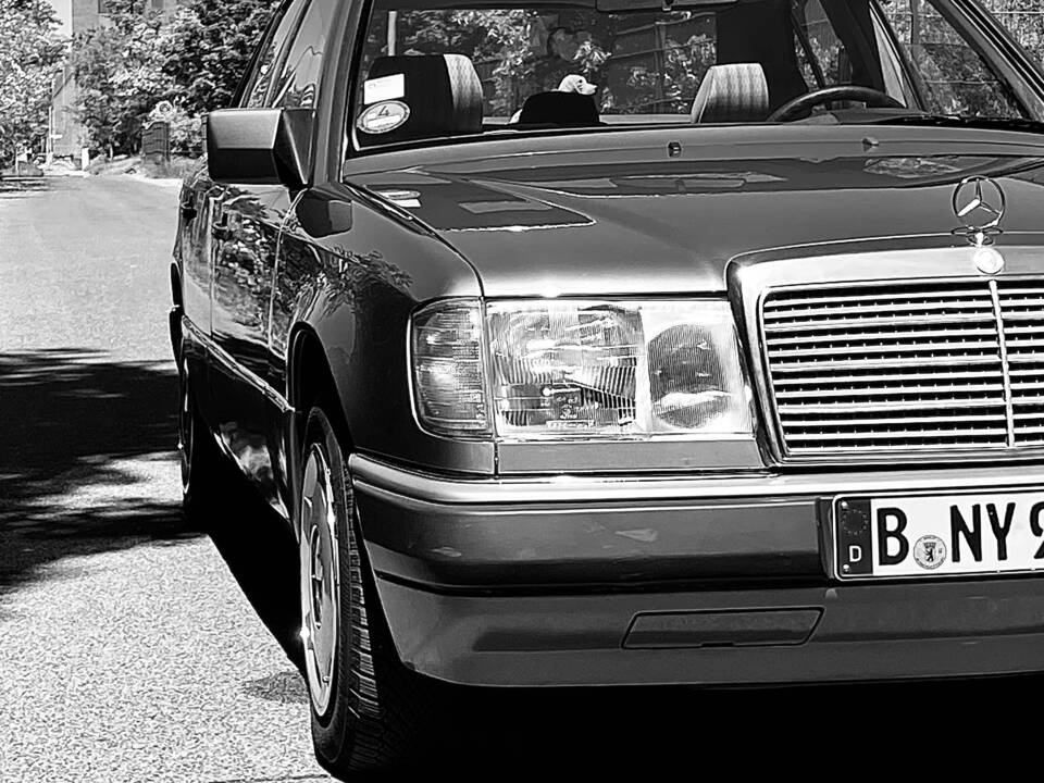 Image 1/5 of Mercedes-Benz 230 E (1991)