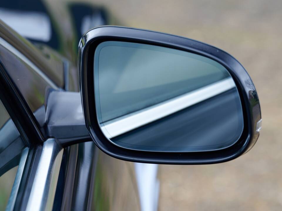 Image 34/50 of Jaguar XJ 5.0 (2010)