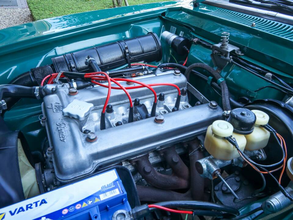 Bild 34/50 von Alfa Romeo Giulia 1300 GT Junior (1972)