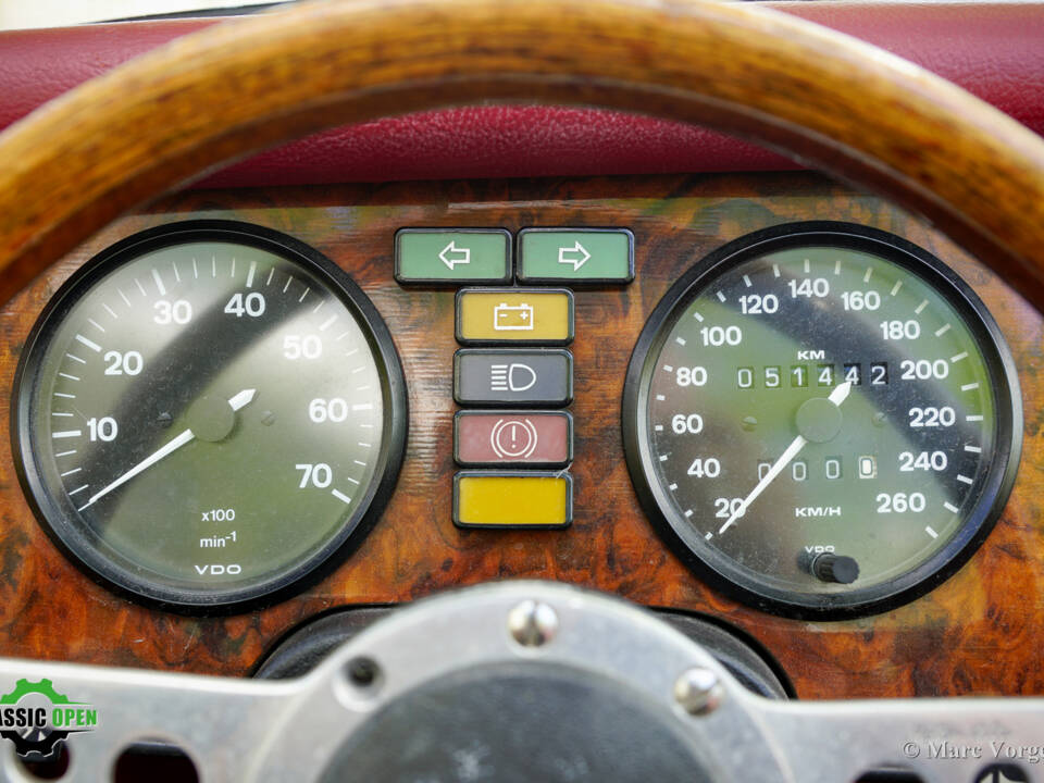 Image 5/54 of Morgan Plus 8 (1992)