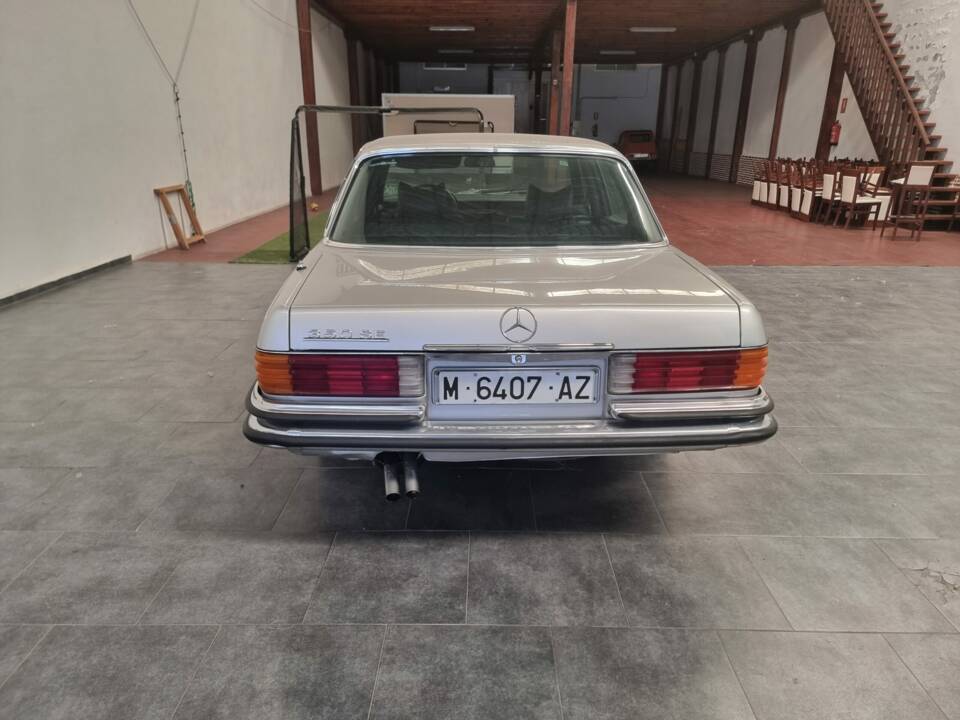 Image 4/5 of Mercedes-Benz 350 SE (1975)