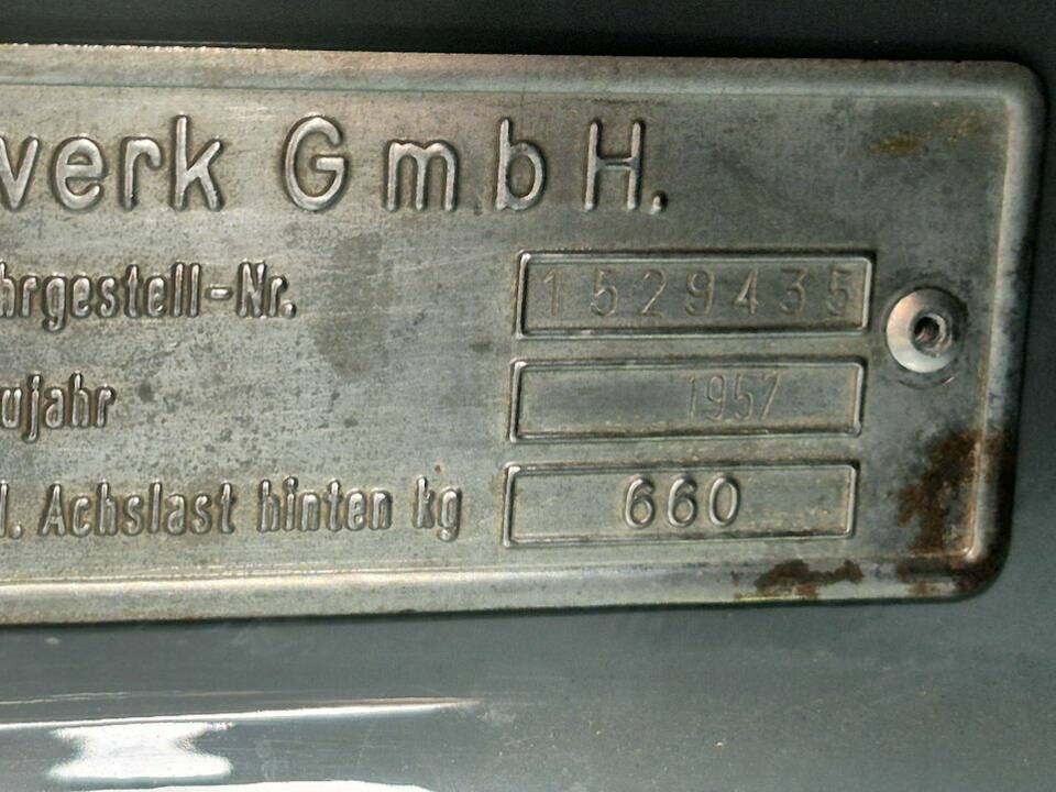 Image 44/52 of Volkswagen Beetle 1200 Standard "Oval" (1957)