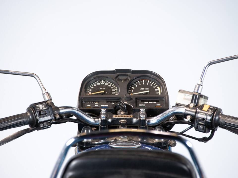 Image 18/50 of Suzuki GSX 750 (1981)