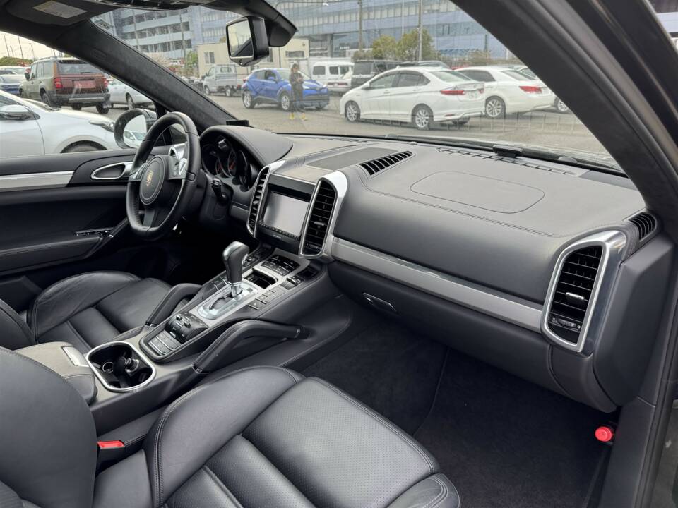 Bild 26/63 von Porsche Cayenne Turbo (2010)