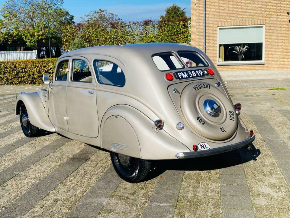 Image 4/50 of Peugeot 402 B (1938)