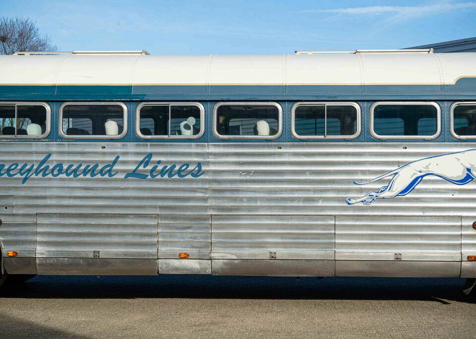 Image 6/8 of GMC PD-4151 "Silversides" (1948)