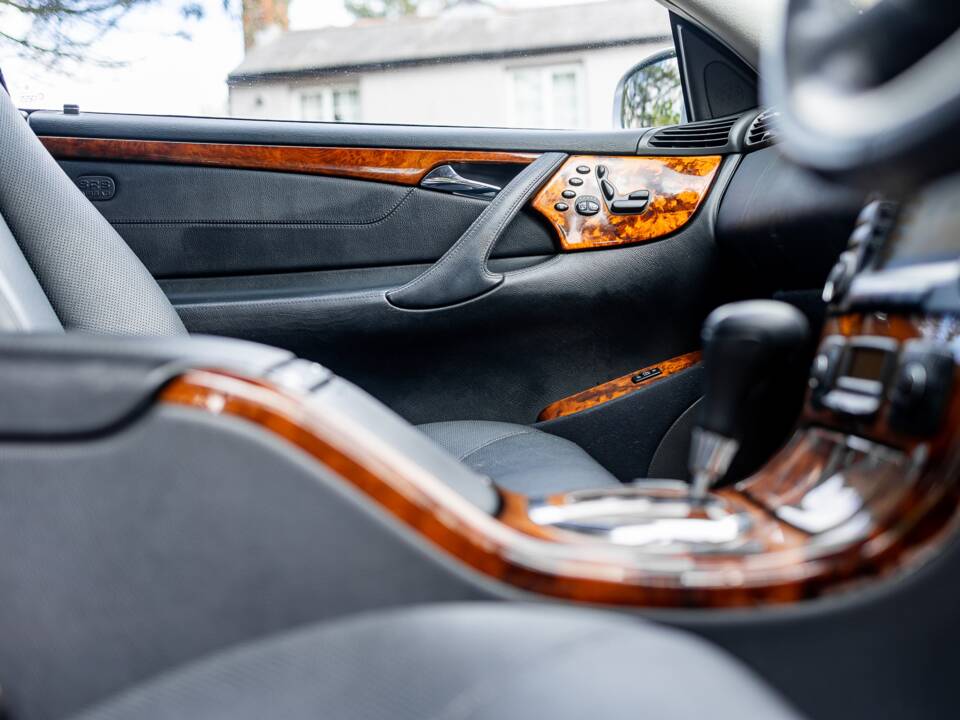 Bild 12/36 von Mercedes-Benz CL 500 (2004)