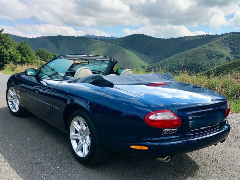 Bild 2/13 von Jaguar XK8 4.0 (1999)