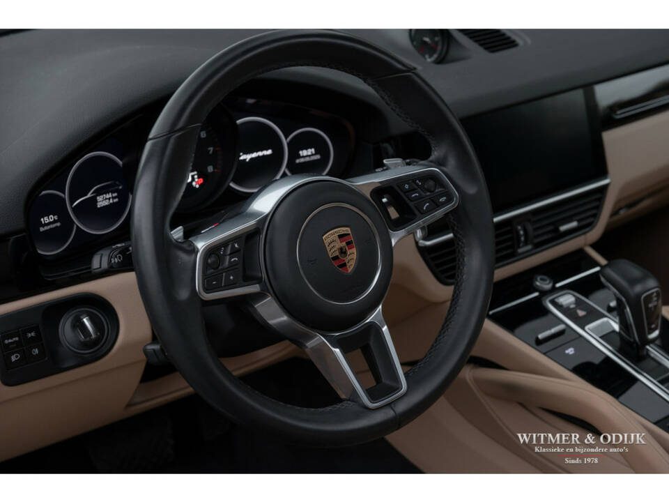Image 16/38 of Porsche Cayenne (2019)