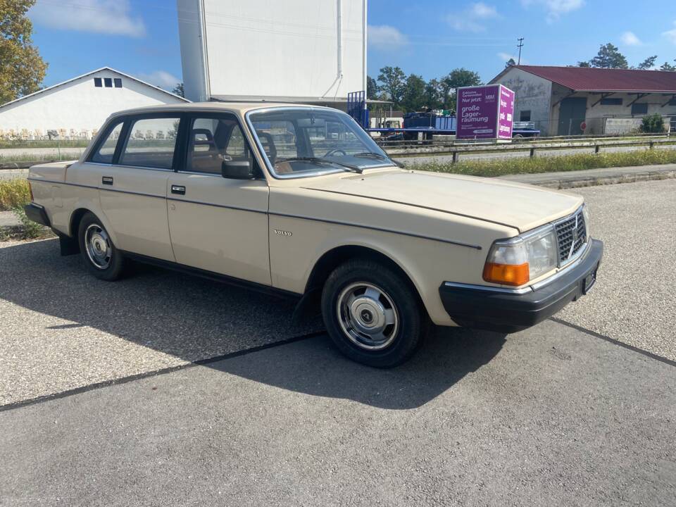 Bild 1/54 von Volvo 240 Diesel (1982)
