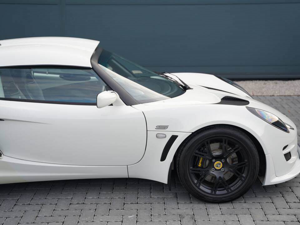 Image 24/50 of Lotus Exige S 240 (2010)