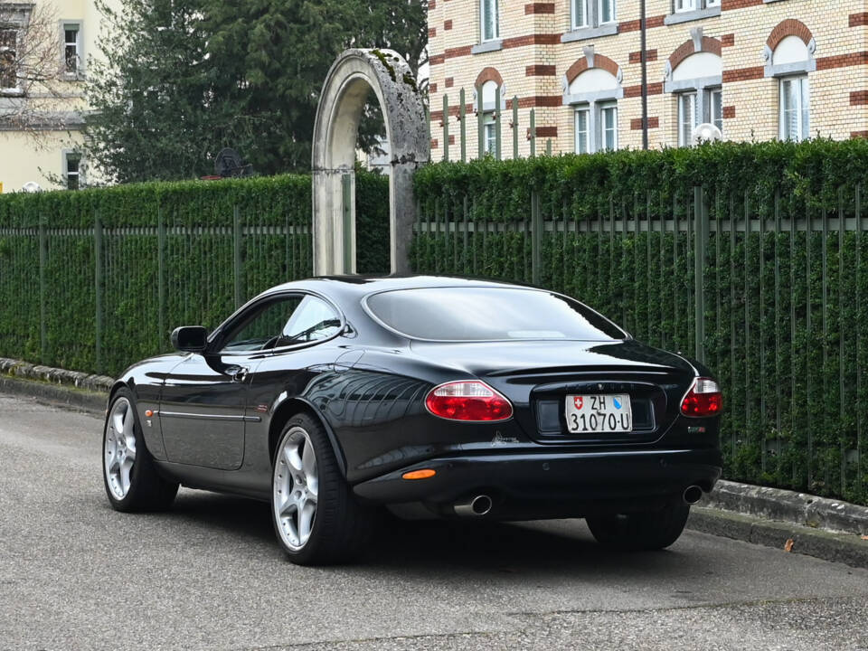 Image 4/51 of Jaguar XKR (2002)