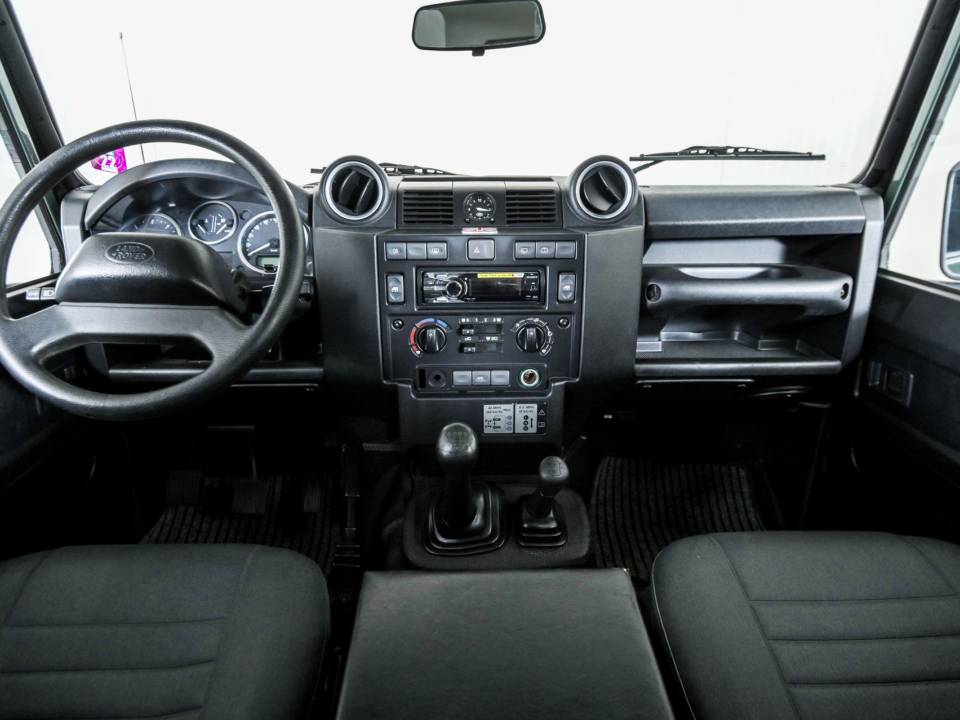 Image 5/50 of Land Rover Defender 90 TD4 (2008)