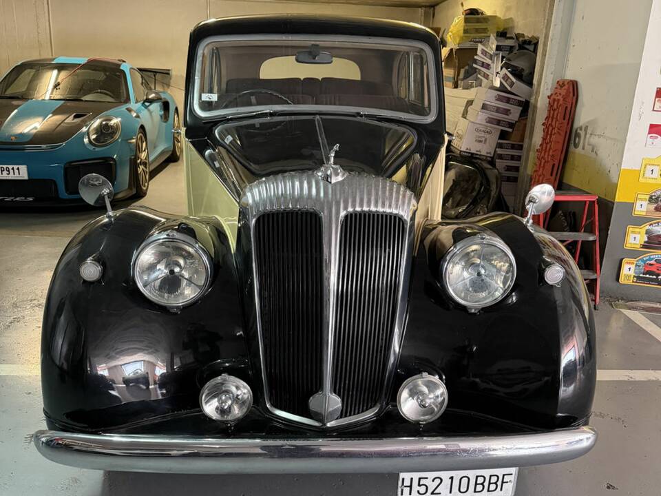 Image 3/8 of Daimler DB 18 Consort (1953)